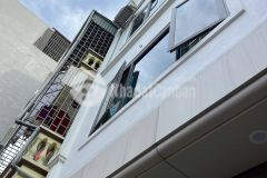 Cực hiếm bán nhà ngõ cầu giấy 40m2,5t,2 thoáng giá chỉ 5.45 tỷ.