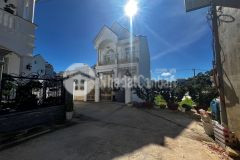 Ban đât xây dưng đương lương đinh cua p11 đa lat