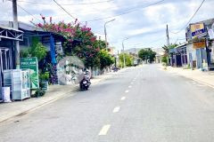 Tôi bán gấp 205m2 giá 779trlô ngay đường 10.5m sát chợ sổ sẵn có