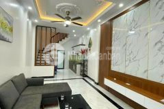 Chỉ 2,7 tỷ có nhà ngô gia tự, long biên 5t, 33m2 lô góc