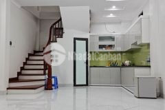 Bán nhà tam trinh hoàng mai 32m 5 tầng mặt tiền 5.5m mới tinh ở ngay chỉ hơn 3 tỷ