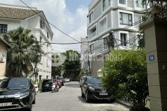 Ông anh nhờ bán gấp nhà trong ngõ 239, phố bồ đề, long biên 55m2, 4t, 5tỷ. lh 09871869