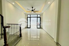 Bán nhà 40m² ngọc thuỵ, long biên gara ô tô, về ở ngay