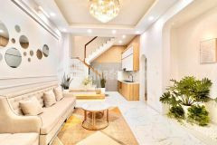 Bán nhà thẩm mỹ cao đường đê la thành 37m2, 5t, mt4.7m giá 4.5 tỷ đẹp nhất đống đa