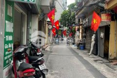 Bán gấp lô đất 189 nguyễn ngọc vũ 48m2, mặt tiền 4,5m, giá 4.7 tỷ sổ vuông