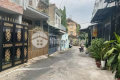 Bán nhà 2 lầu đường 385 tnp a, dt 63m2, giá 4.5 tỷ