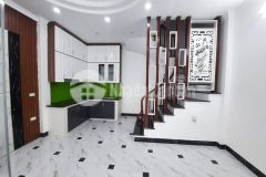 Bán nhà phố giáp bát hoàng mai, ngõ thông, gần ô tô, nhà mới 5 tầng nhỉnh 4 tỷ.