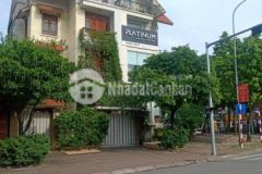 Bán bt kđt yên hoà,cầu giấy. dt 120m x 5 tầng,mt 10m,có hầm,hoàn thiện. giá 39,5 tỷ.lh 0922805868