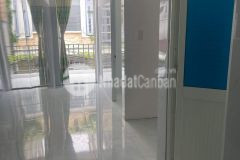 Nhà hẻm lớn, xe hơi đậu được trong nhà, dt 40m², gần đường lê văn việt thủ đức, chưa tới 4 tỷ