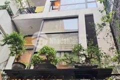 Nhỉnh 6 tỷ nhà lạc long quân 45m2x5t gần ôtô mặt tiền 5m cực thoáng