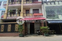 Diện tích ngang 5.4m, dài 15m. nhà 1 trệt, 2 lầu nhà có 4 phòng ngủ, 6.6 tỷ