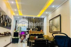 Nhà đẹp ô tô đỗ cửa khi cần 2 thoáng, gần bãi gửi ô tô, văn quán 80m 3 tầng giá 7.8 tỷ