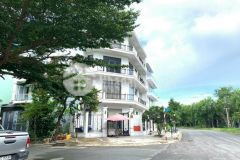 Bán lô đất đường 16m mặt phố quận 7