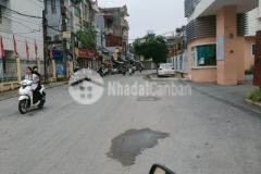 Siêu phẩm dân xây ngọc thụy ôtô tránh ôtô đỗ cửa vào nhà hàng xóm khải sơn khu vực toàn tây