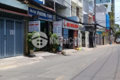 Cho thuê nguyên căn nhà mặt tiền 4x18m 3 lầu sân thượng sát bên quận 1