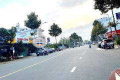 B.án nhà 1 trệt lầu sân thượng đường b3 kdc hưng phú 1, q.cái răng, tp. cần thơ gi.á b.án 4,x tỷ.