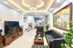 Cần bán gấp nhà đường láng giá rẻ 3.95 tỷ 50m x 5 tầng gần ô tô đỗ