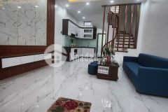 Bán nhà đẹp phường mai dịch,cầu giấy,35m,5t,sát phố,giá 4.2 tỷ. lh hải 0966866250