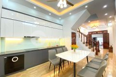 Phố vip trung hòa cầu giấy nhỉnh 6 tỷ 50m2 ngõ rộng gần ô tô 2 thoáng nhà đẹp full nội t