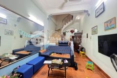 Bán nhà ngõ 21 phố quan hoa cầu giấy, ngõ thông ba gác, 20m ra ô tô dt 68m5 tầng8.2 tỷ