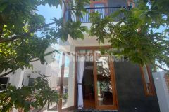 Bán nhà đẹp có sân vườn hẻm oto đường phú nông, nha trang