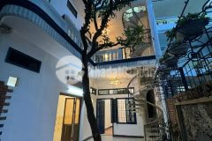 Biệt thự kim mã 75m x 6,9 tỷ sân vườn rộng rãi cực gần phố ba gác đỗ cửa