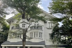 Bán biệt thự đường 32 quận 10 tọa lạc vị trí trung tâm thành phố dt 10x16m 4 lầu st giá 62 tỷ tl