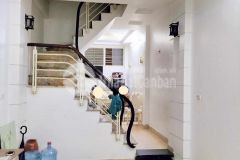 Bán nhà 4 tầng gần ngã tư đặng tiến đông hoàng cầu, ngõ thông, nhà đẹp, sẵn nội thất ở ngay.