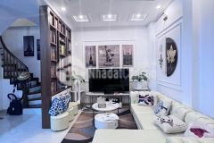 Ôtô tải tránh nhau dừng đỗ trước nhà tiện ích kđt linh đàm 45m2 5 tầng 4.3 tỷ bằng liệt 0332773182