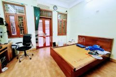 Bán nhà láng hạ 50m2, mt 4.5m. lô góc 15m ra phố 5.5 tỷ