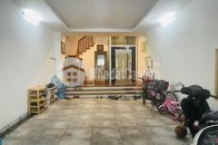 Bán nhà phân lô quận cầu giấy, thang máy, nội thất xịn, vỉa hè, ô tô tránh,kinh doanh đỉnh