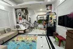 Bí tiền bán nhà thạch bàn, long biên 5t, 33m2 giá 2,75 tỷ