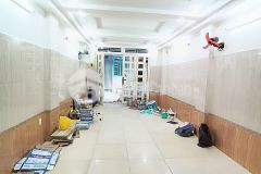 Nhà lạc long quân ngay chợ vải tân bình hẻm xe hơi 5m 3 tầng btct.