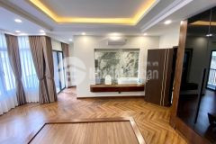 Cần bán gấp, bán nhà mặt phố ngọc lâm, nhà 2 mặt phố, nở hậu, 5 tầng 54m2, giá nhỉnh 17 tỷ