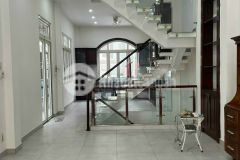 Cho thuê mặt tiền 215 nguyễn văn đậu phường 11 bình thạnh