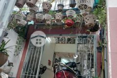 Cần bán nhà 2 tầng nở hậu tài lộc quận 4, có sân riêng để xe, giếng trời thoáng mát, vào là ở ngay