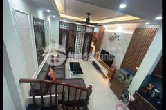 Bán nhà giáp bát, mới đẹp, ở luôn, 38m2, 5 tầng, chỉ 5.35 tỷ.