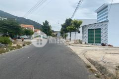 Bán lô đường 13m tđc đất lành,nha trang chỉ 1 tỷ 8