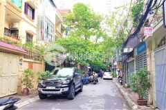 Bán nhà láng hạ. dt 60m2, 6t, mặt tiền 5,5m, mặt ngõ, ô tô, giá 10,5 tỷ