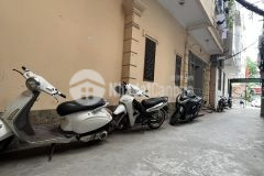 Ô tô 7 chỗ đỗ cửa dân xây nhà thụy khuê 55m x 8,5 tỷ x mt 12m