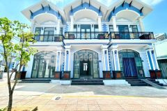 Nhà đẹp giá rẻ ngay trung tâm bến cát