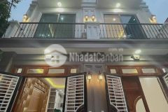 Ban nha thach ban ngay hô 40m2 x5 tâng sân trươc nha rông 30m2,gia mêm