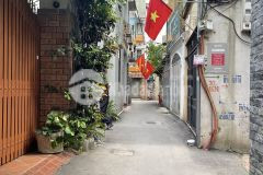 Nguyễn văn cừ nhà lô góc ô tô thông gần phố