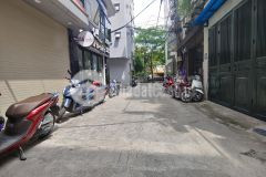 Bán nhà hai bà trưng, phố trần đại nghĩa 180m2, mt 6.8m, ô tô