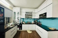 Cần bán nhà nguyễn đình hoàn lô góc dân xây ô tô 10m ở ngay