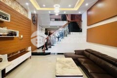 Cho thuê nhà nguyên căn 3 tầng mặt tiền gần đường lê đình lý.