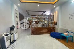 Cho thuê nhà 3 tầng mặt tiền khu hồ nghinh sơn trà.