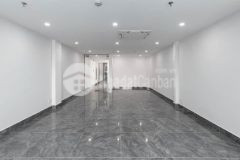 Cho thuê nhà nguyên căn 3 tầng mặt tiền đường nguyễn chí thanh.