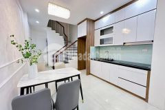 Bán nhà ngọc thụy 46m 5tầng mặt tiền 4.5m nhỉnh 6.3tỷ