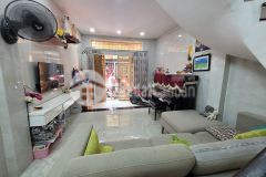 Kinh dương vương 4 lầu 5 phòng ngủ chỉ 9.x tỷ